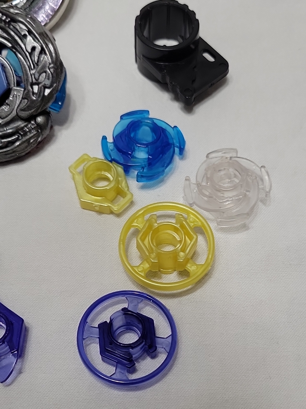 Battling 11 Spinning Tops 2 Launchers Metal Fusion Game with Storage Box - Picture 10 of 16